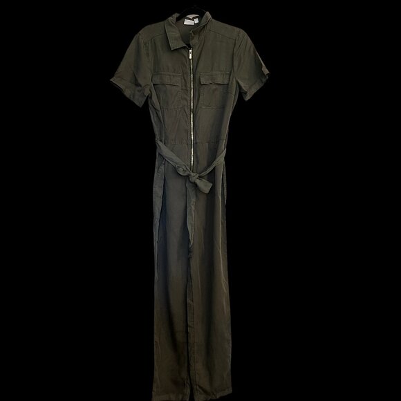 Olive Green Short Sleeve Jumpsuit wth belt and pockets. Soft material Size 40 - Picture 5 of 5